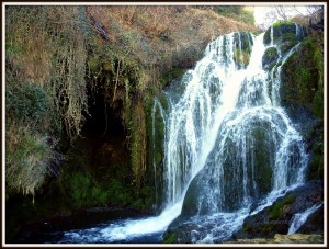 Cascada-Tobera639-300x227 Frias. El pueblo más pequeño de España. Rutas   