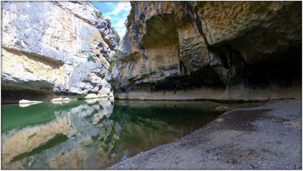 20170708_113203_Burst01-1-1024x578 Navarra. Dia 1: Foz de Lumbier y Selva de Irati Viajes   