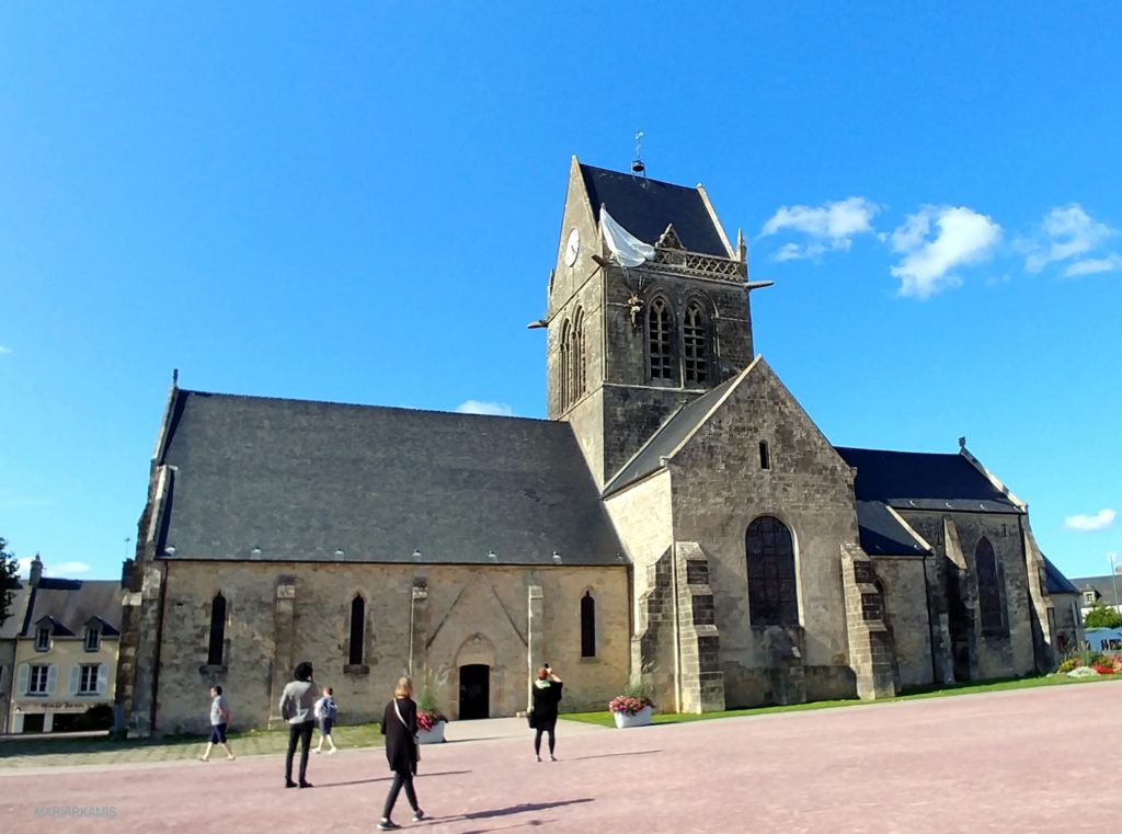 8Sainte-Marie-Eglise212-1024x761 Ruta por Bretaña y Normandía en coche (2º parte) Viajes   